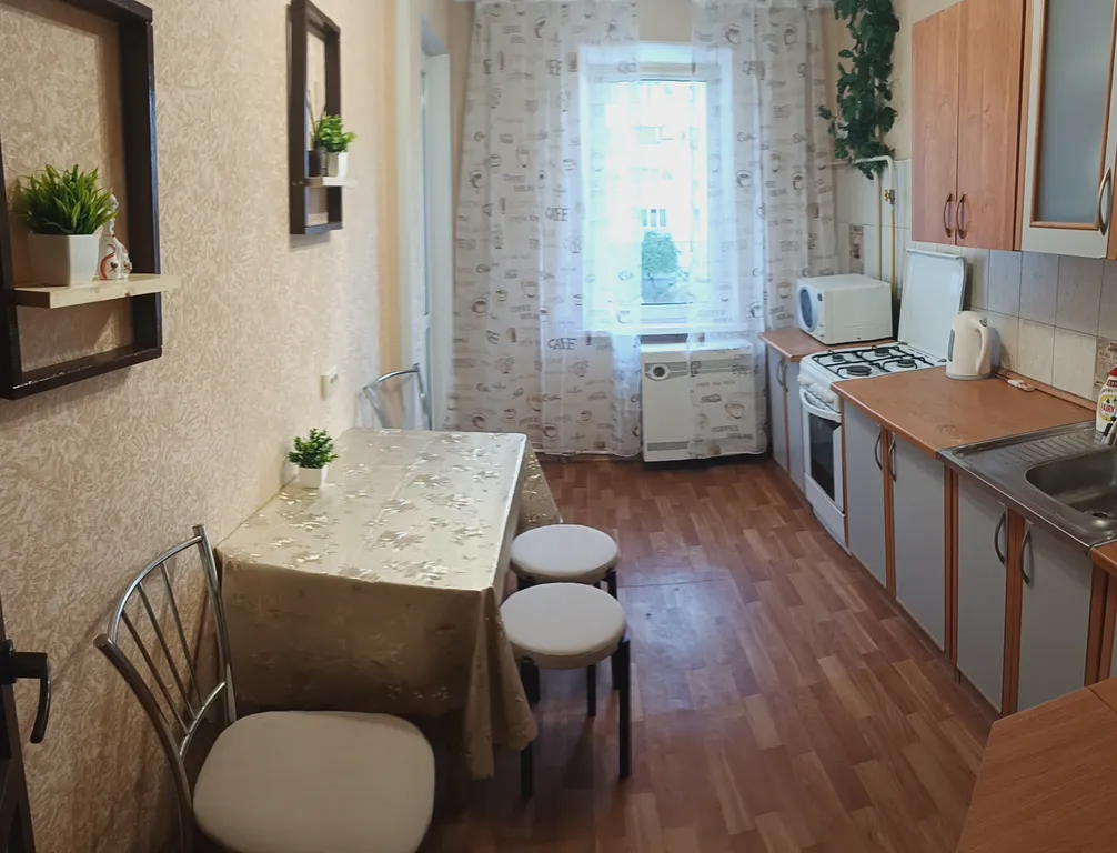 Квартира Уютная большая квартира возле парка победы — Севастополь