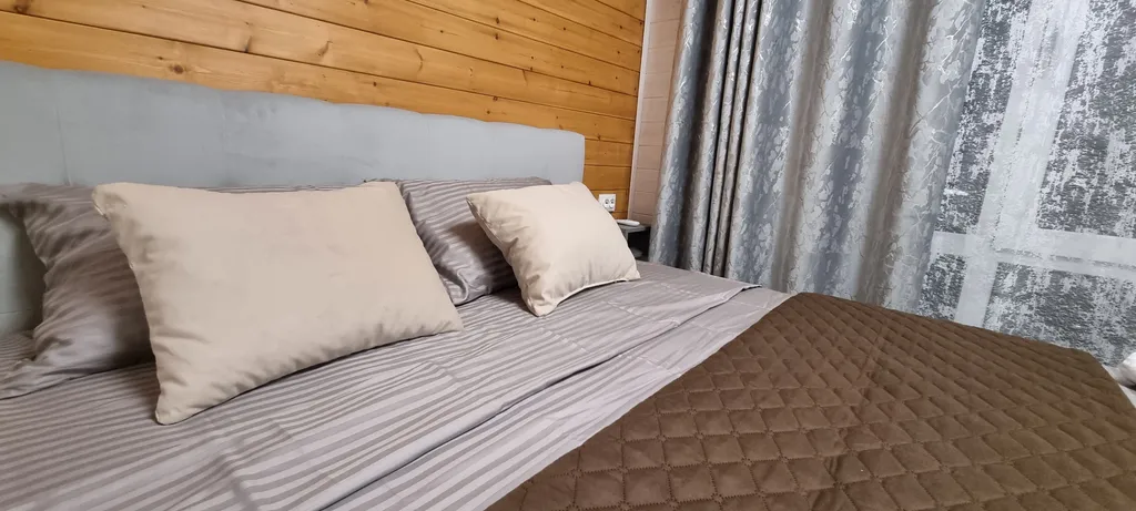 Коттедж Дом с террасой в лесу рядом с речкой — Архыз