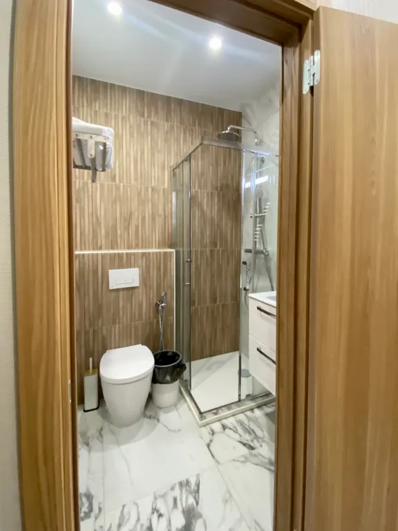 Студия с лоджией на заливе в комплексе с подогреваемым бассейном