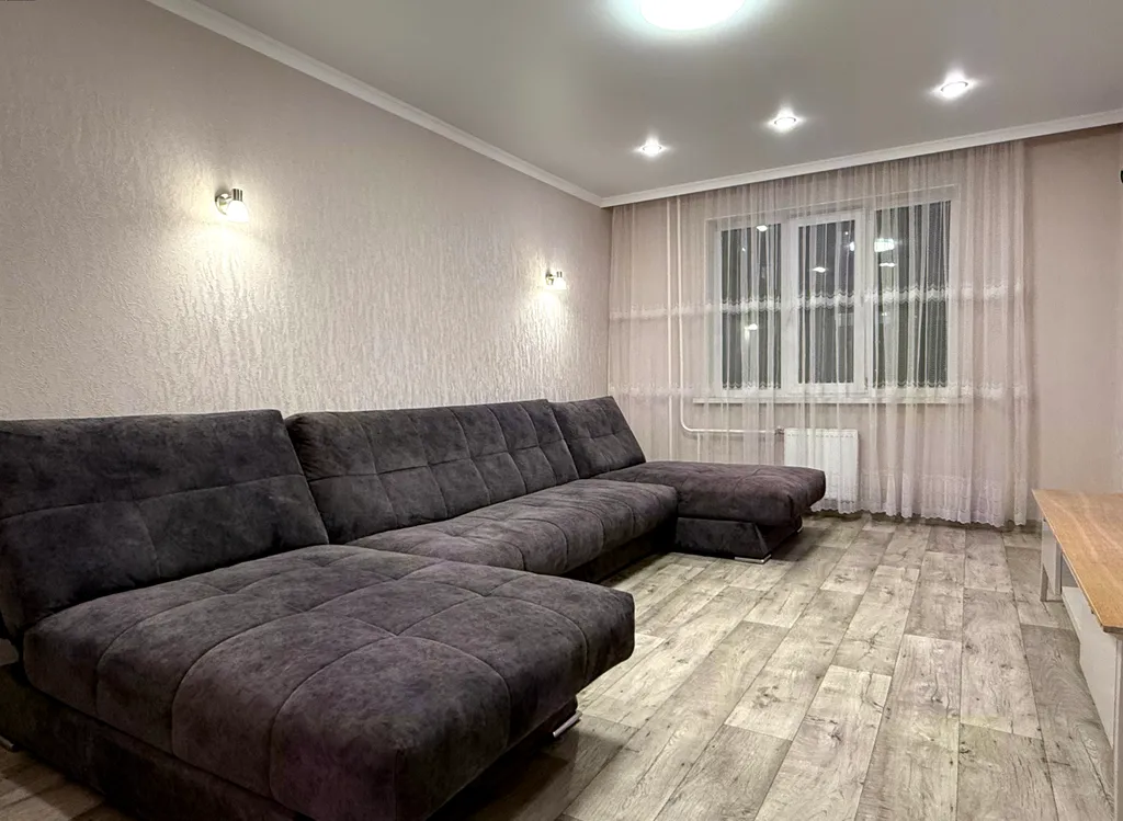 Квартира с огромной кухней-гостиной