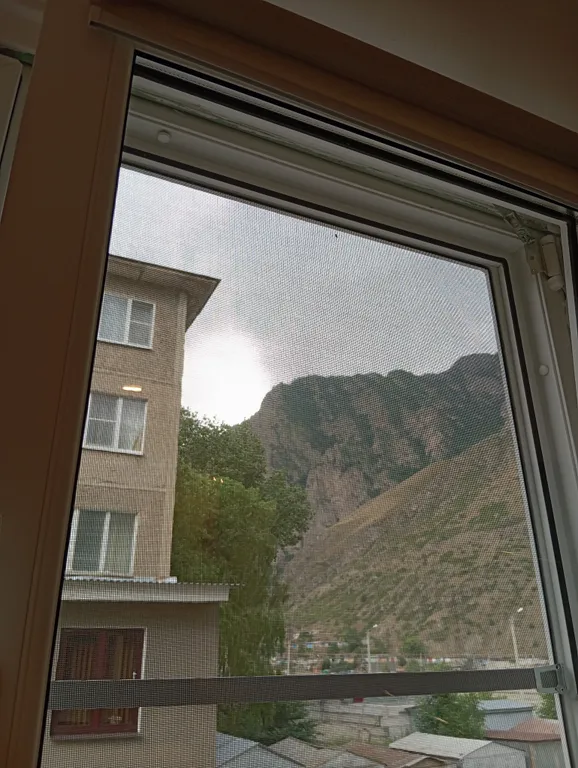 Комфортная квартира на берегу реки с живописным видом на горы