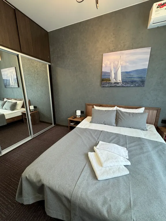 Студия и спальня с панорамными окнами