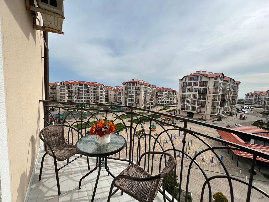 Большая квартира с 2 балконами