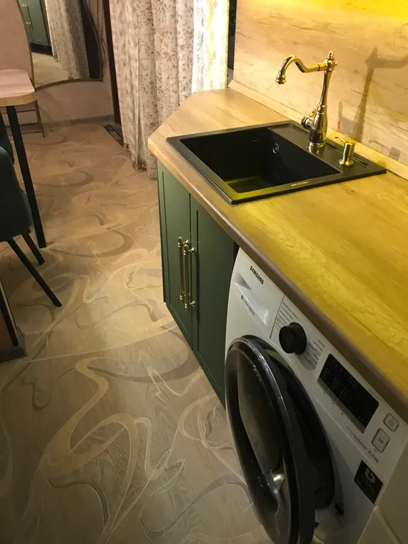 Уютный дом на набережной