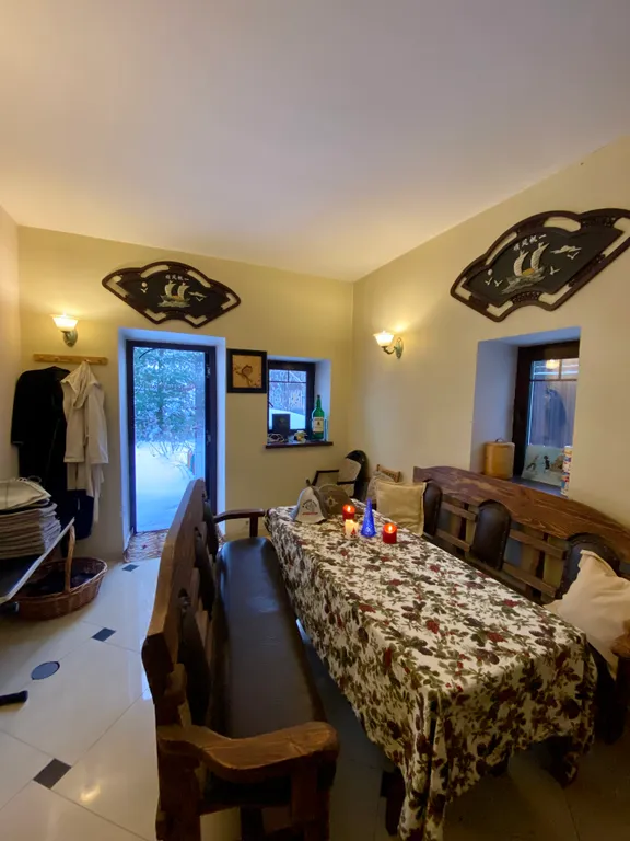 Коттедж с баней и джакузи рядом с горками