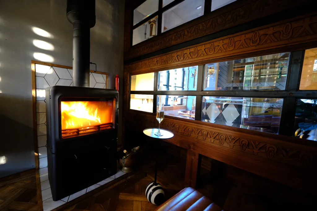 Коттедж Коттедж love story с камином — Тосно