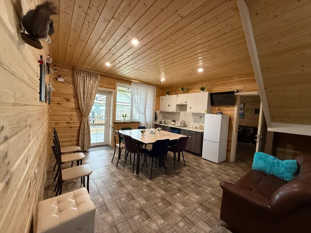 Уютный дом с большой верандой