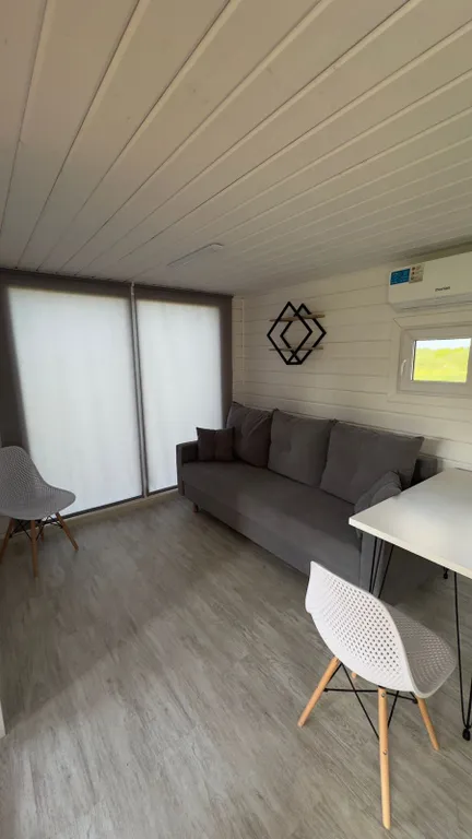 Уютный дом у озера