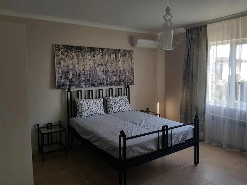 Вилла на 3 линии от моря