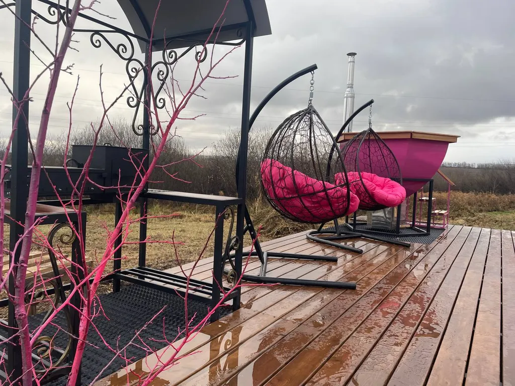 Дом с розовым чаном