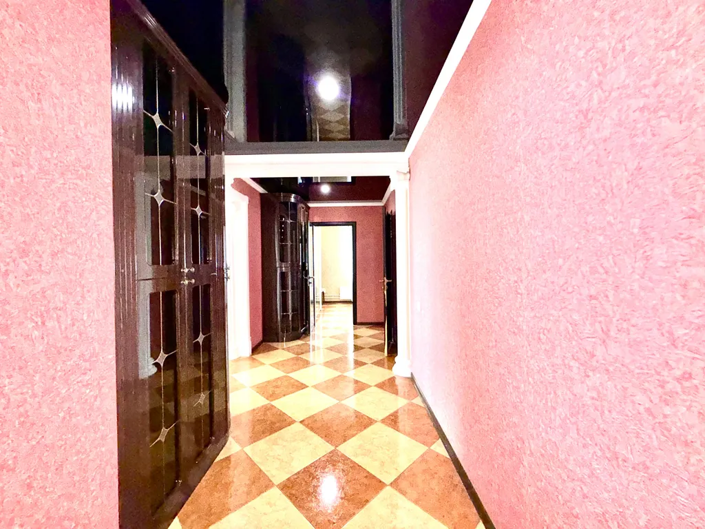 Большая квартира у Мамаева Кургана 3 лоджии