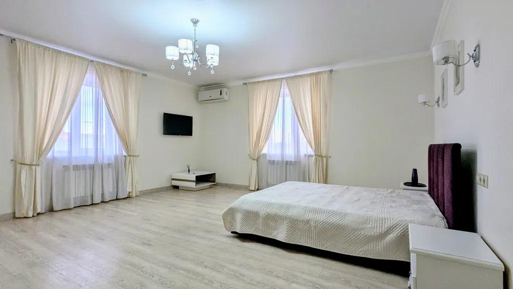 8-комнатный Дом