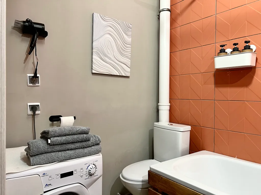 Уютная студия в современном спальном районе возле ЕКАД