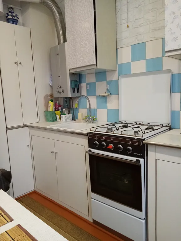 Уютная квартира в Юго-западном районе с видом на Спасо-Яковлев монастырь