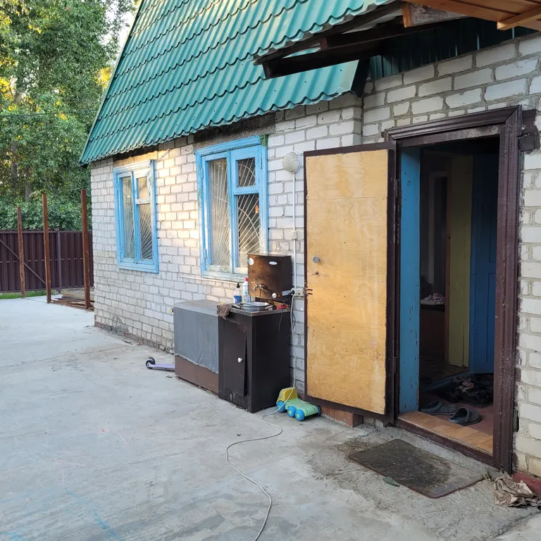 Дача с большой беседкой