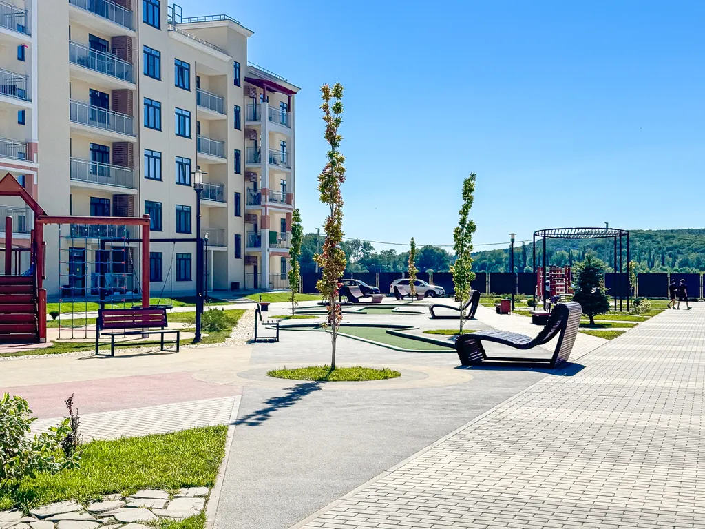 Квартира в Долине Сукко, 5 бассейнов на территории, качели на балконе