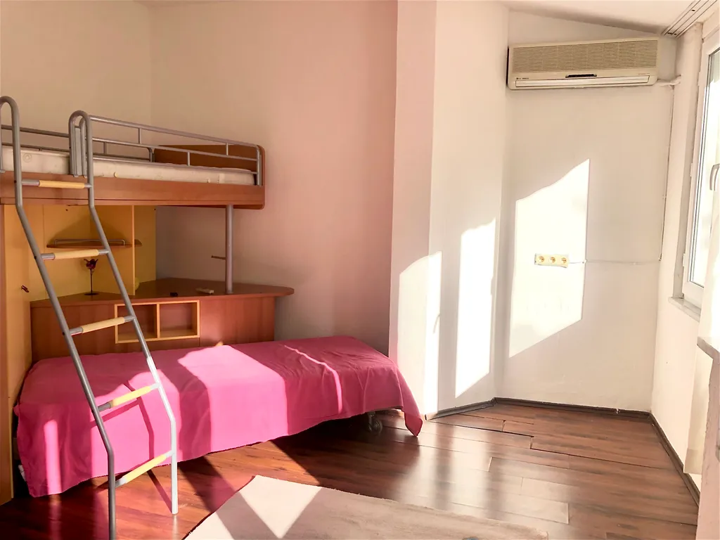 Вилла на берегу моря