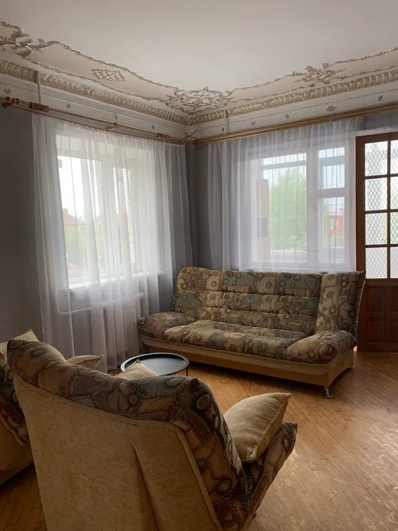 Уютная просторна часть дома на 2 этаже под ключ с бассейном и беседкой