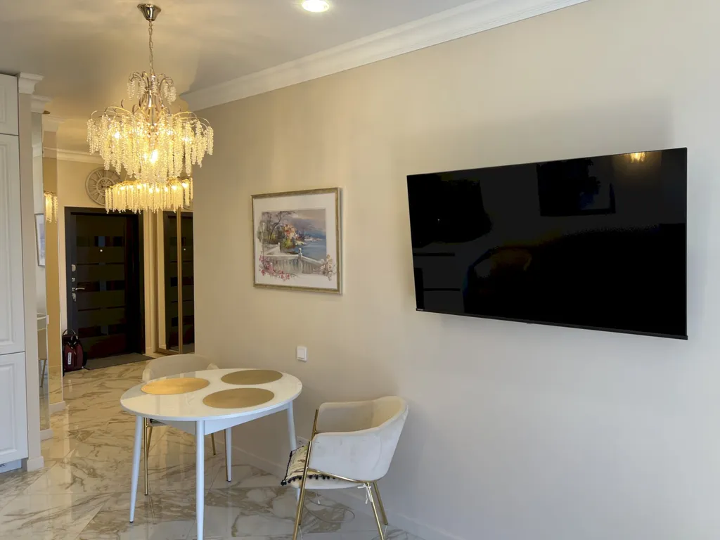 Квартира с балконом и видом на открытое море, Толстый мыс