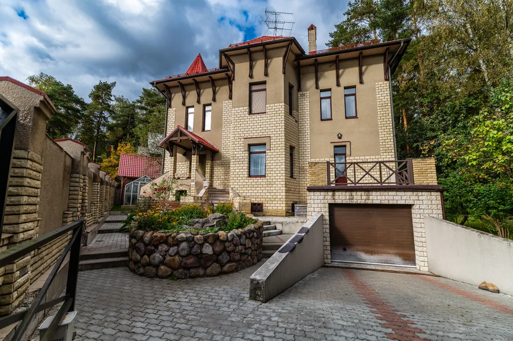Шикарный дом с бассейном, сауной в Красногорске