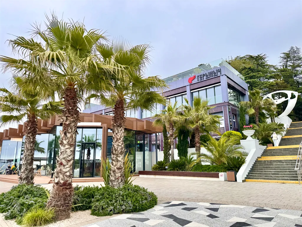 Семейные апартаменты с видом на море на набережной Ривьера