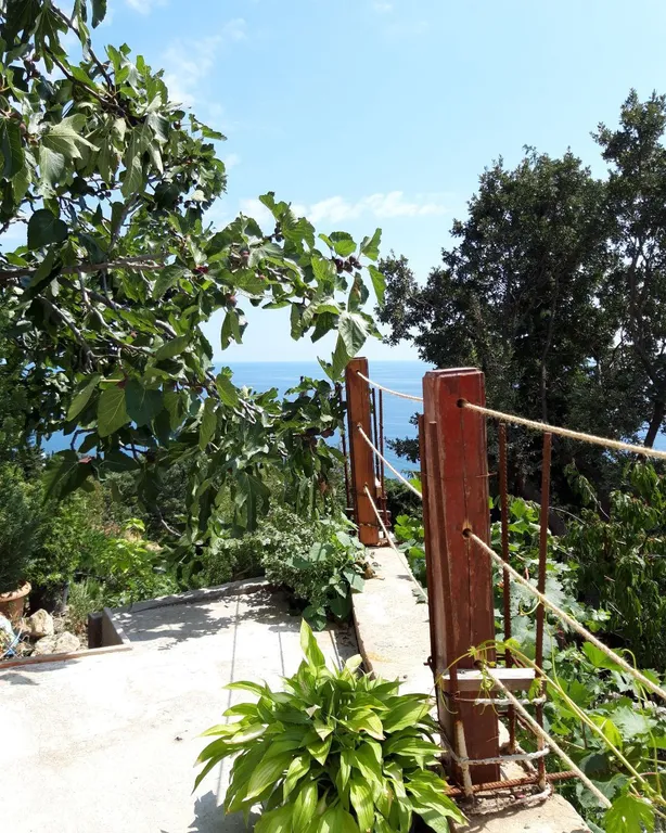 Уютный домик в арт-усадьбе "Ландора"