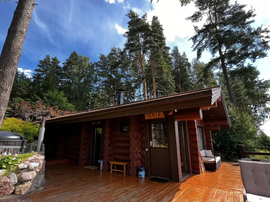 Коттедж на берегу Суходольского озера