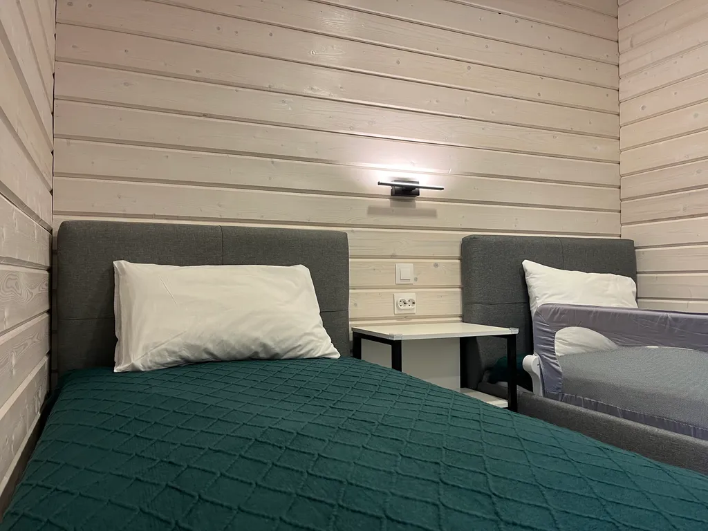 Коттедж Уютный дом с горячей купелью — Стеклянный