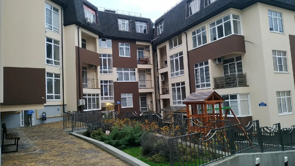 Квартира Двухкомнатная квартира недалеко от моря, рынка, океанариума и дельфинария — Адлер