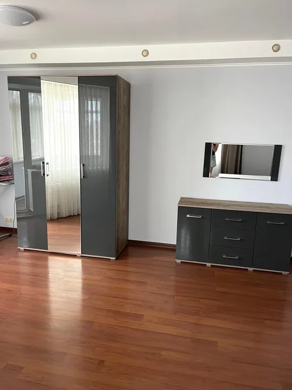 Просторная трехкомнатная квартира в самом центре