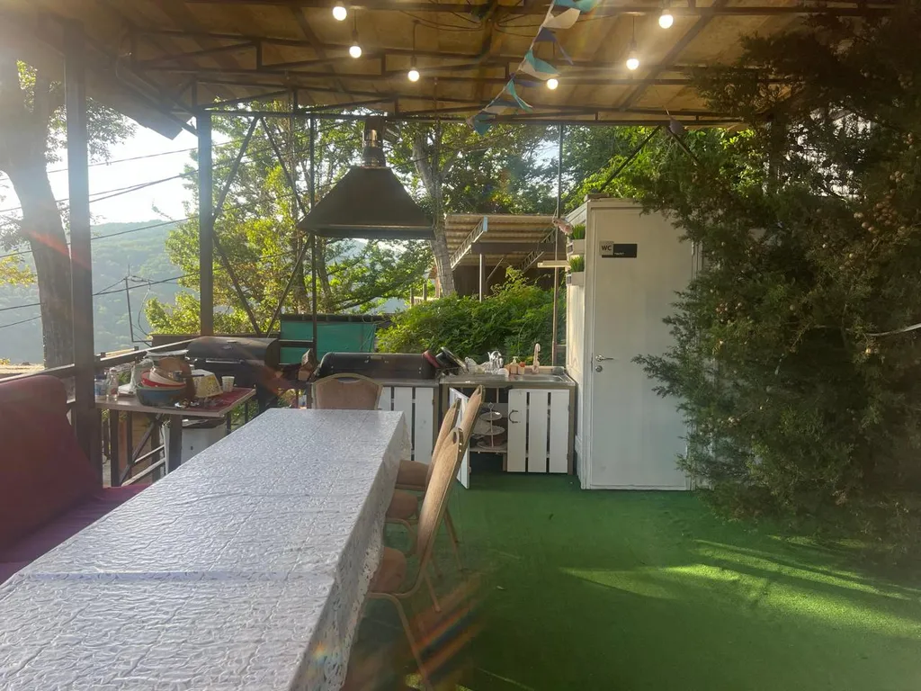 Дом замок с видом на море и горы