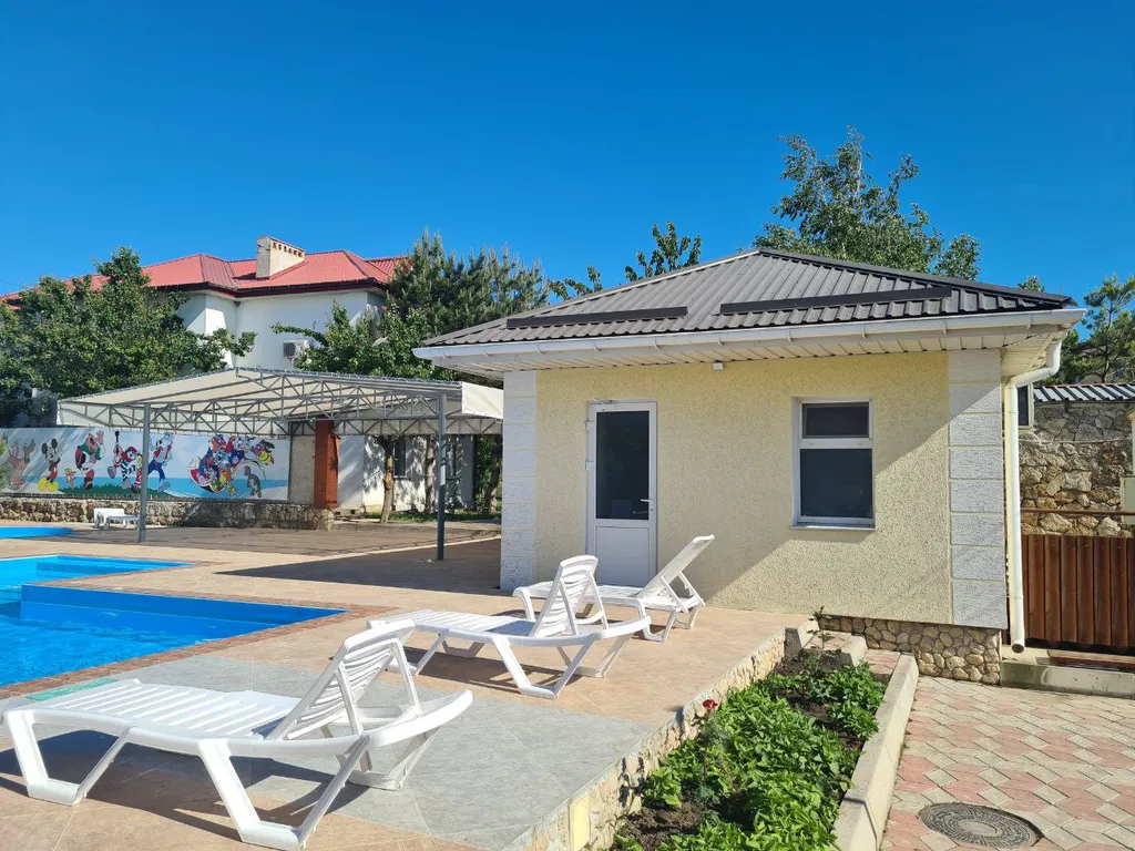 Уютный отдельный домик рядом с бассейном