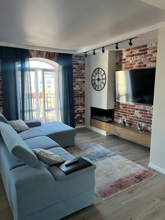 Просторная четырёхкомнатная квартира у парка с видом на море . — аренда посуточно в Зеленоградск