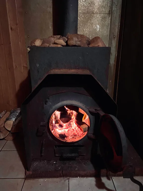 Бревенчатый дом в центре с баней и мангалом