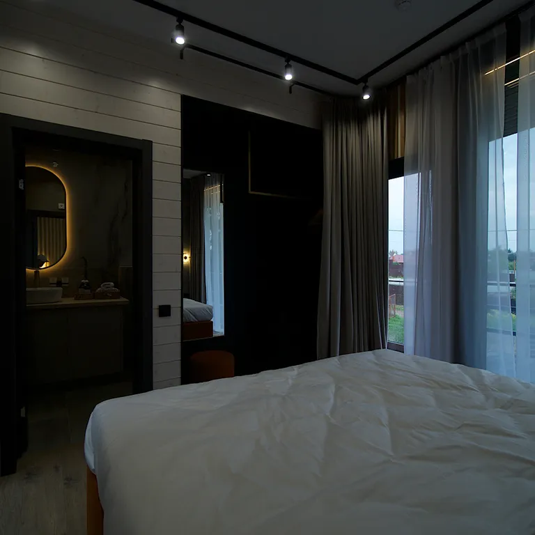 Домик в Икше с сауной и камином (Glassbox108 Premium 2)