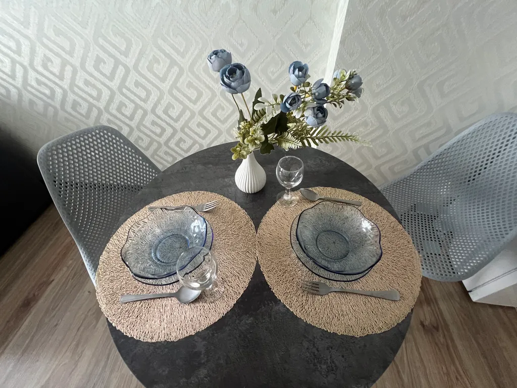 Уютная евродвушка в центре с видом на пруд