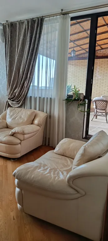 Видовая, двухъярусная квартира в элитке, на набережной.