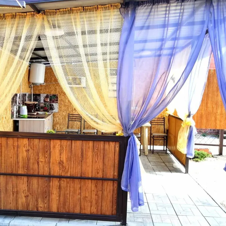 Номер с индивидуальной кухней и своим двором