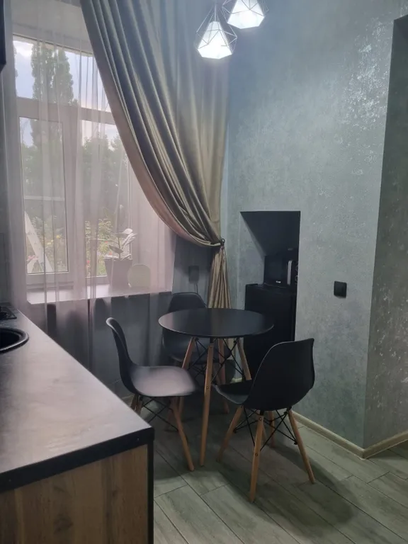 Студия на земле