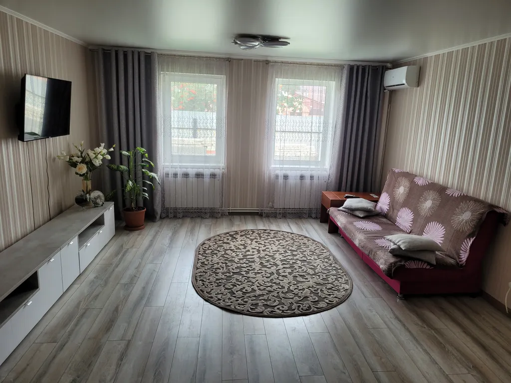 Коттедж Уютный домик в центре города — аренда посуточно в Орск