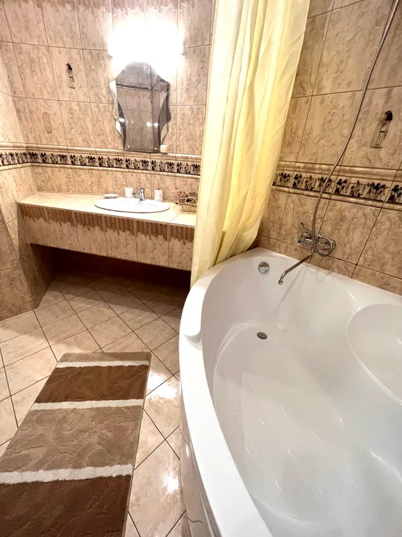 Большая трехкомнатная квартира