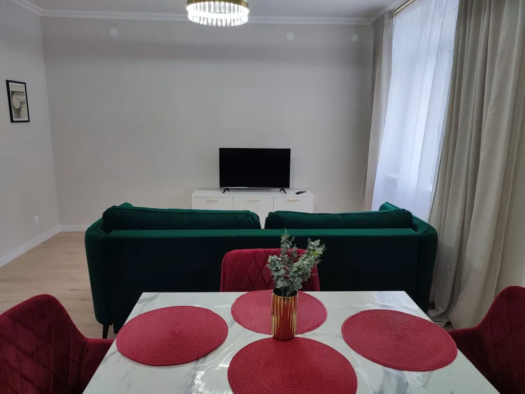 Светлые двухкомнатные апартаменты