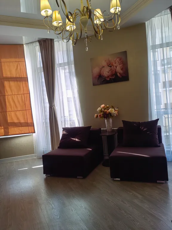 Евротрешка на берегу моря