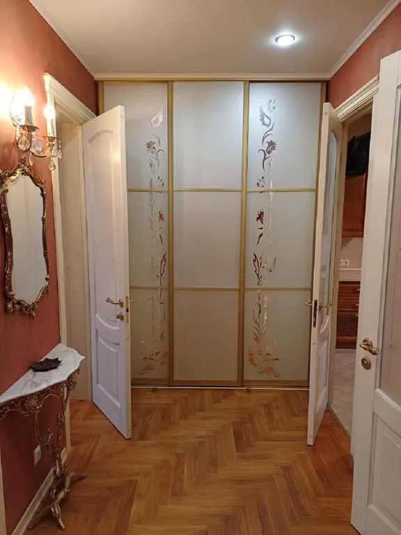 Исторический центр Полоцка 2-комнатная квартира, сталинка