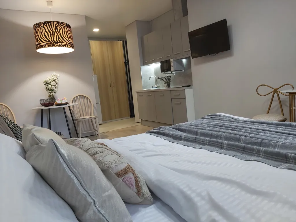 Дизайнерская студия у моря Зебра