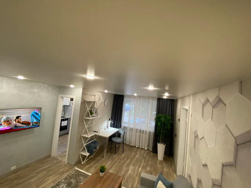 Квартира Квартира 2-комн в центре возле Театра Музкомедии — Красноярск