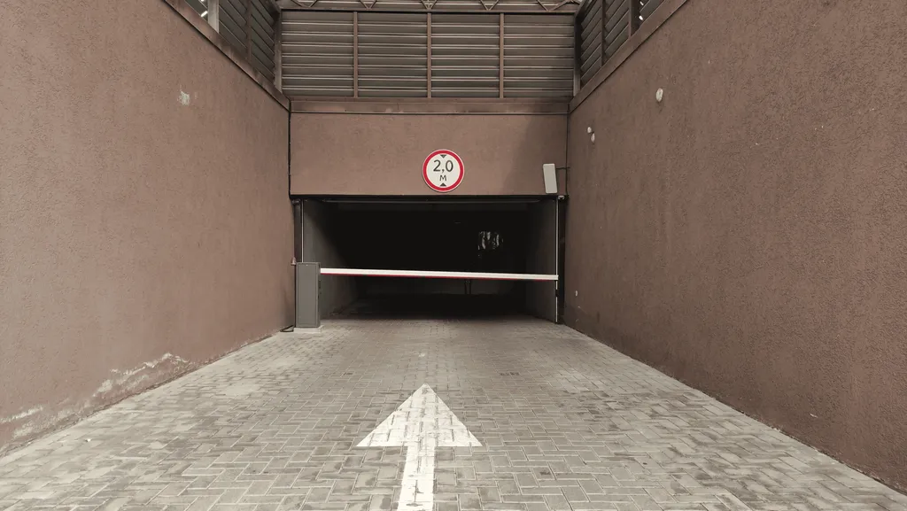 Красивая однокомнатная квартира с балконом на первой линии у моря