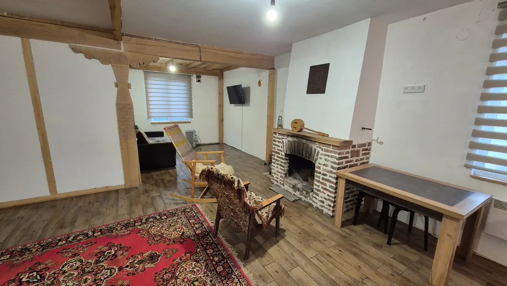 Домик с камином в горах