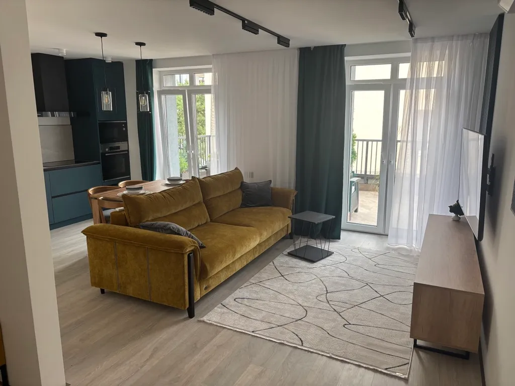 Эксклюзивная евродвушка с просторной террасой в самом сердце города