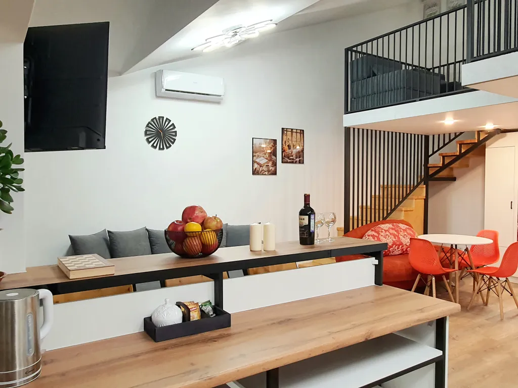 Комфортный двухуровневый апартамент в элитном комплексе